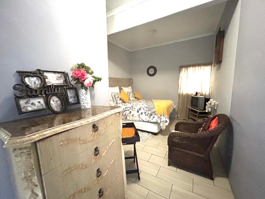 5 Bedroom Property for Sale in Beacon Bay Eastern Cape